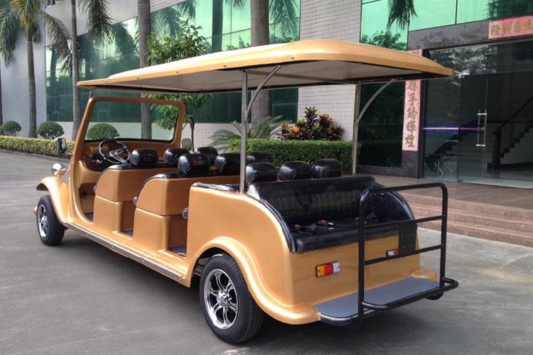 車輛起步，加速到一定速度后可適當(dāng)將油門踏板放松一些，維持當(dāng)前車速行駛即可