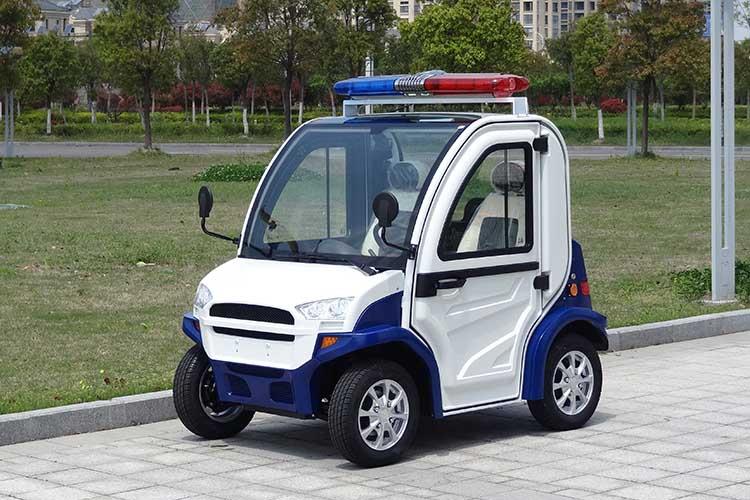 兩座敞開式巡邏車型大方美觀，采用大弧面客車專用景觀玻璃，視野開闊，駕駛更方便舒服