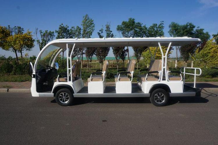 14座開放燃油車采用加強車身，使得車身牢靠，即使在復雜路面使用，仍贏得使用客戶認可