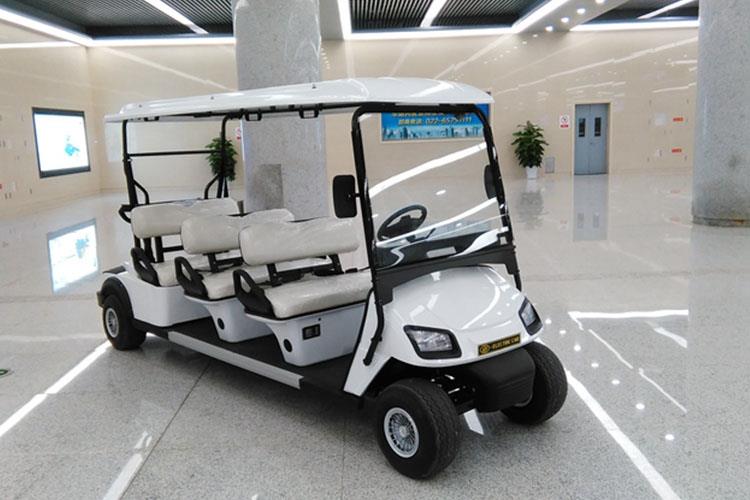 該規(guī)則適用于地面較濕軟的球場(chǎng)，目的是避免由于球車(chē)輪胎的傾軋使球道草皮受到破壞