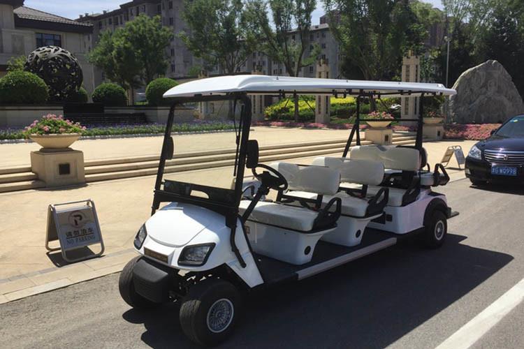 不過，如果真的那么容易電死人，那專門搞電動(dòng)老爺車研發(fā)的工程師豈不是更危險(xiǎn)？畢竟他們每天都在倒騰這個(gè)