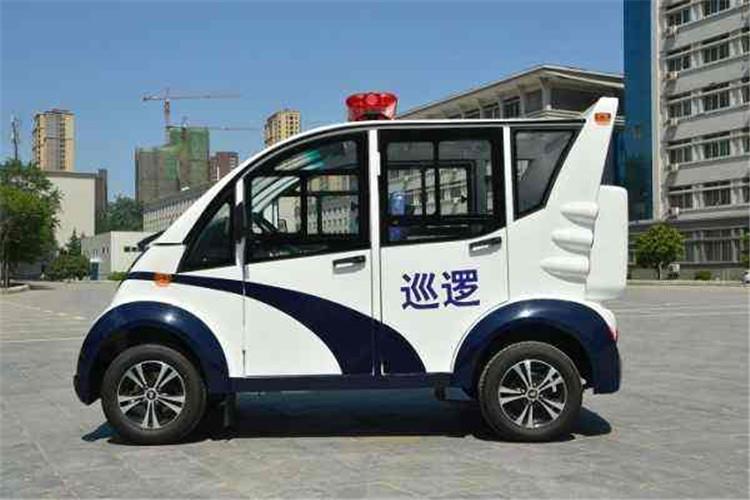 當(dāng)電動巡邏車漆面上出現(xiàn)較多的微細(xì)劃痕，而未傷及底漆層，特別是在強(qiáng)光照射下更明顯，這類失光為淺劃痕所致