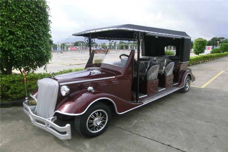 山東電動(dòng)老爺車采用液壓雙回路制動(dòng)系統(tǒng)并帶機(jī)械駐車剎，四輪油剎加后橋制動(dòng)剎車，安全性更強(qiáng)，穩(wěn)定性更高