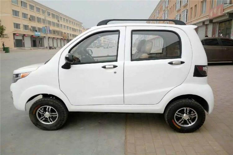 山東新能源電動車一般有兩個行駛檔位：D檔和S檔，即低速擋和高速擋