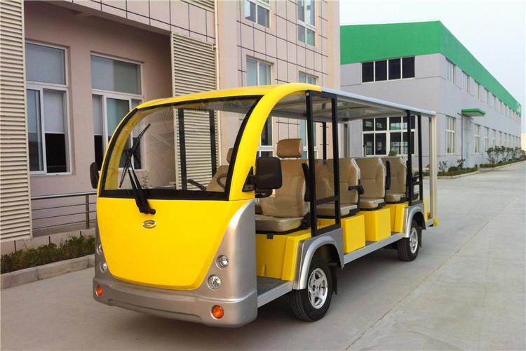 緩慢平穩(wěn)踩下加速踏板（嚴禁快速踩下加速踏板）山東電動觀光車即可行駛