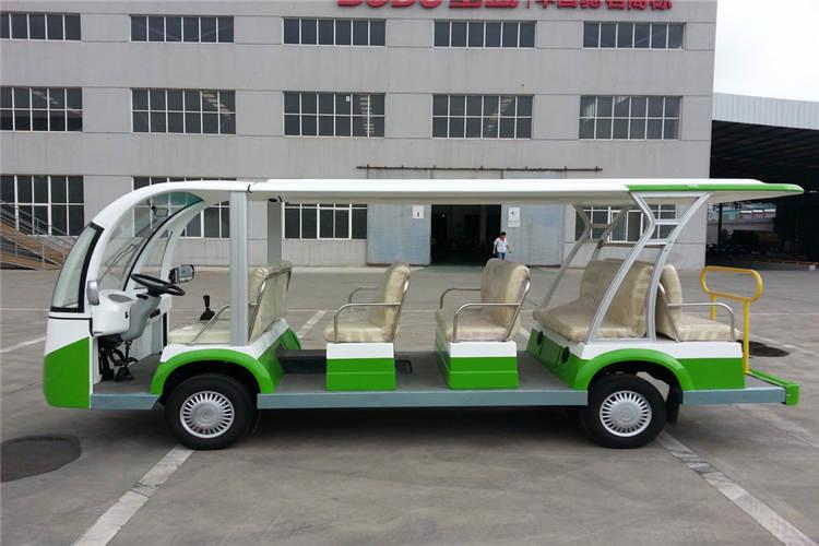 盡管山東電動(dòng)觀光車本身有防水設(shè)計(jì)，但是如積水過多，建議不要強(qiáng)行通過，以免意外情況發(fā)生