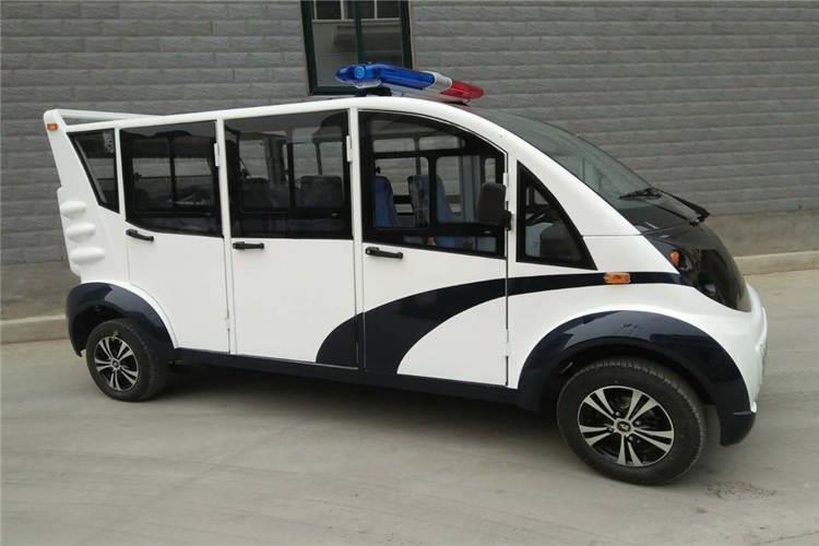 山東電動巡邏車應停放在氣溫相對適中的室內(nèi)場所，因為當其停放在較低氣溫的環(huán)境下不僅會損壞到它的蓄電池，而且也會對其車身外觀造成腐蝕