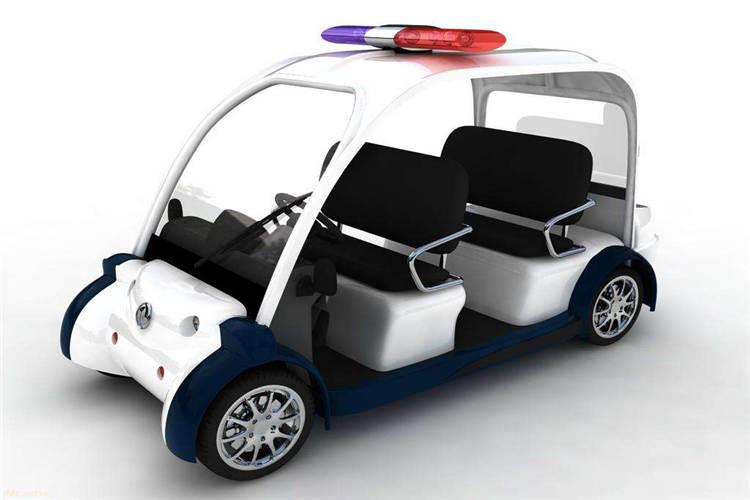 將山東電動(dòng)巡邏車鑰匙轉(zhuǎn)到“ON”位置，電機(jī)控制器經(jīng)過2~5秒預(yù)充電后，可以聽到“咔嗒”一聲響，表明系統(tǒng)已正常工作，處于待機(jī)狀態(tài)